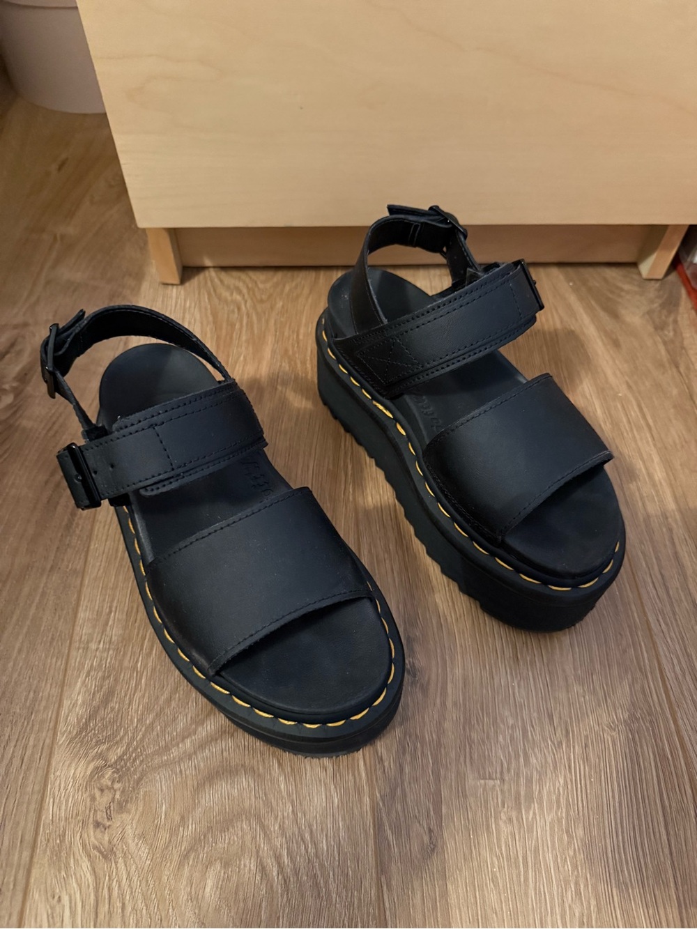 Dr martens voss platform sandals